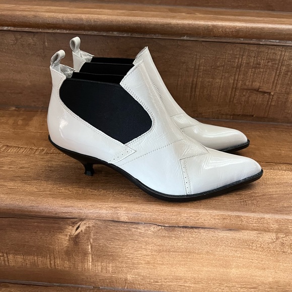 Jeffrey Cambell White booties size 8 - Picture 4 of 8